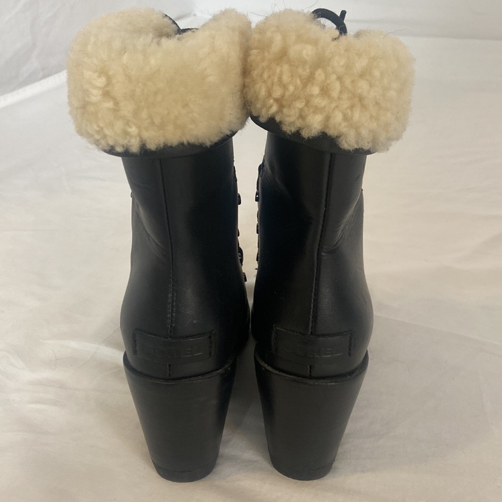 Sorel black leather and shearling after hours lace up wedge boots, size 6 - Picture 3 of 7